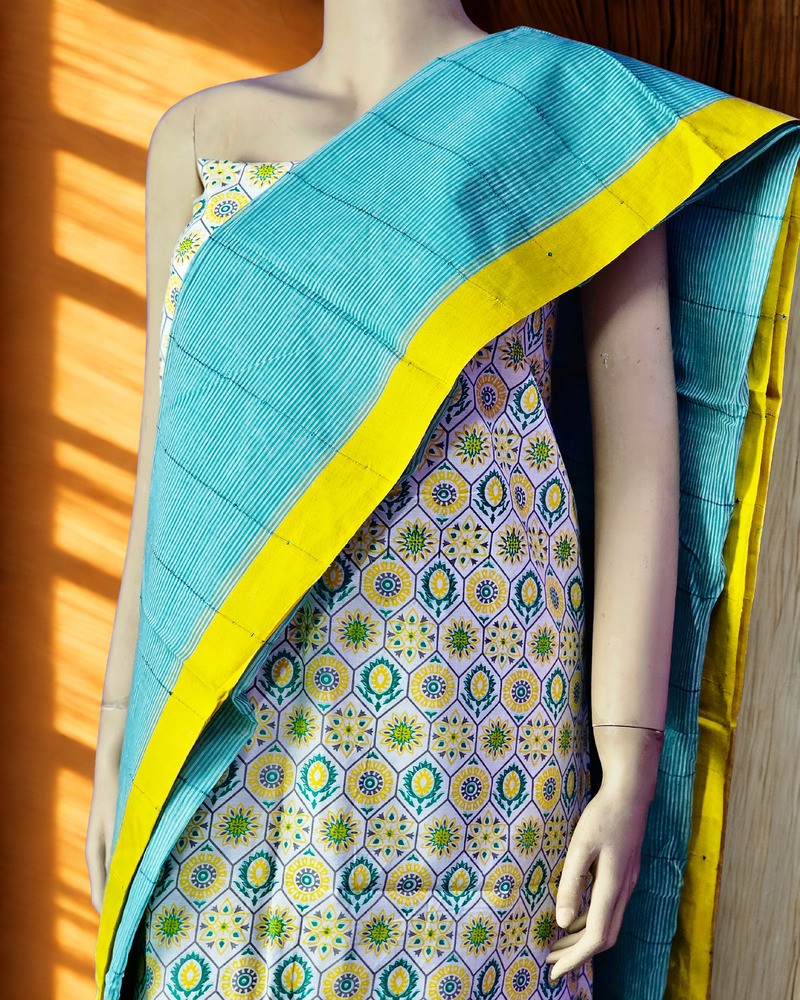 আনস্টিচড থ্রি পিস - আড়ং কটন - Alternate view 2 showing  color