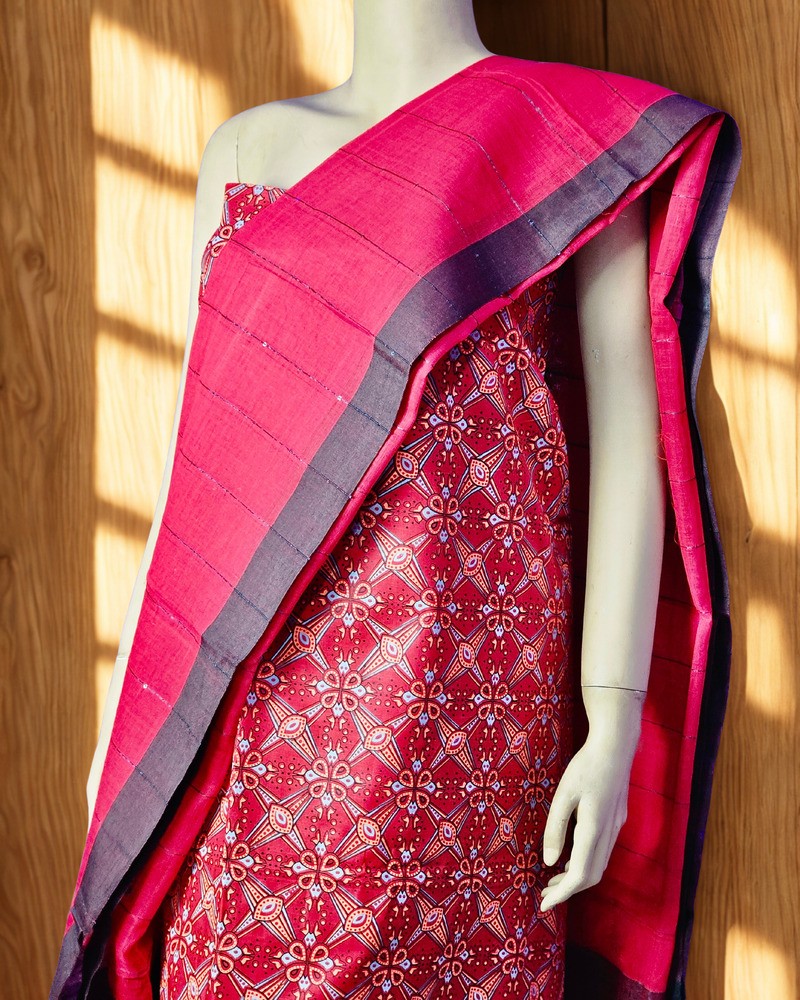 আনস্টিচড থ্রি পিস - আড়ং কটন - Alternate view 2 showing  color