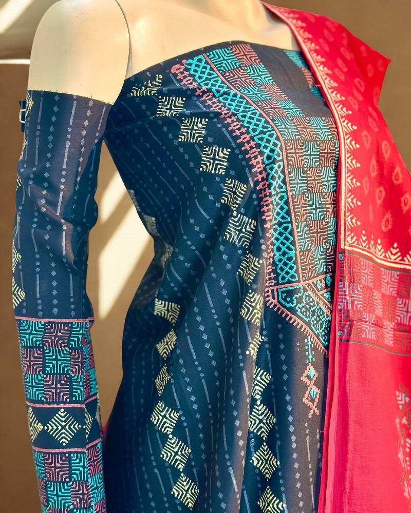 আনস্টিচড থ্রি পিস - ভিআইপি এ গ্রেড ব্লক - Alternate view 2 showing  color