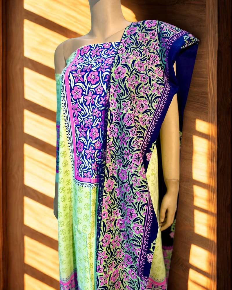 আনস্টিচড থ্রি পিস - ভিআইপি এ গ্রেড ব্লক - Alternate view 2 showing  color